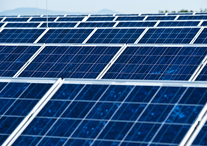 Foto BayWa r.e. entra en el mercado báltico y adquiere el mayorista fotovoltaico ProElektro en Letonia.